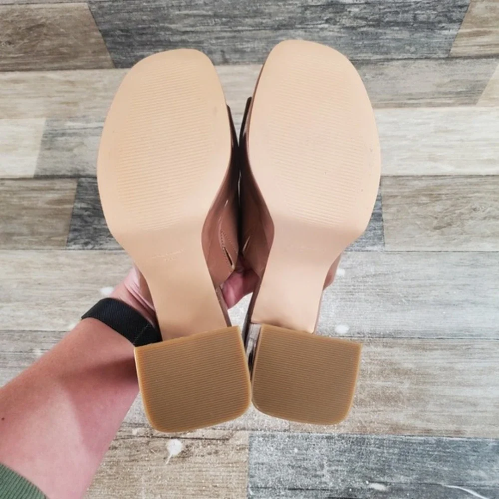 Nine West‎ Jilie Womens Sandals Sz 7.5 M Beige Patent Leather Slip On Block Heel